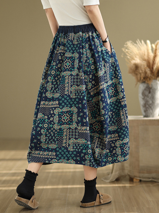 Women's beautiful floral pattern that enhances its retro appeal