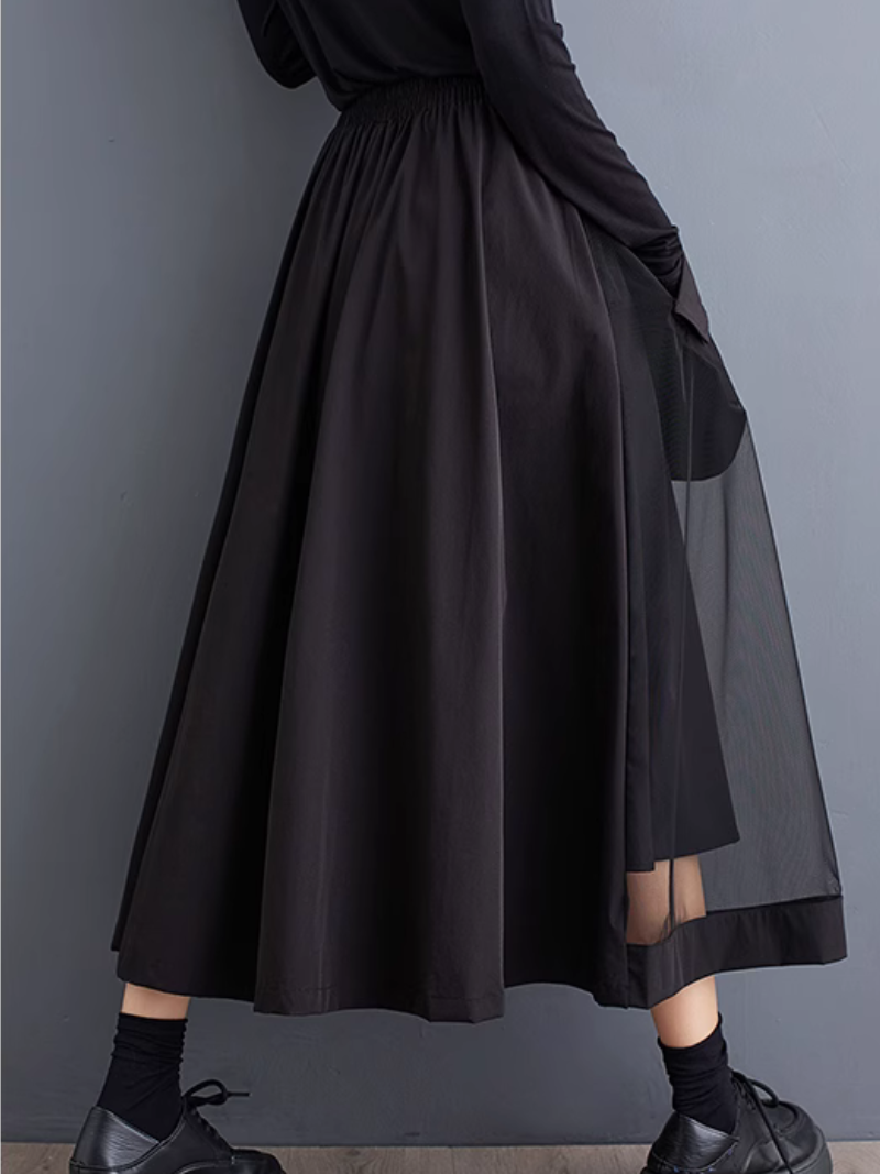   Womn's elastic waist ensures a flexible fit