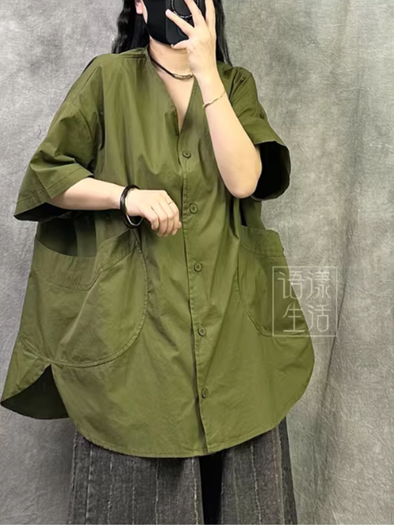 Chic Oversized Shirt in Cotton-Blend with Curved Hem and Pockets
