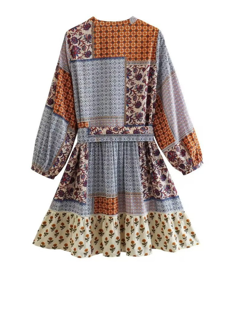 Robe de chemise ceinturée des fleurs de plante de plante d'occasion