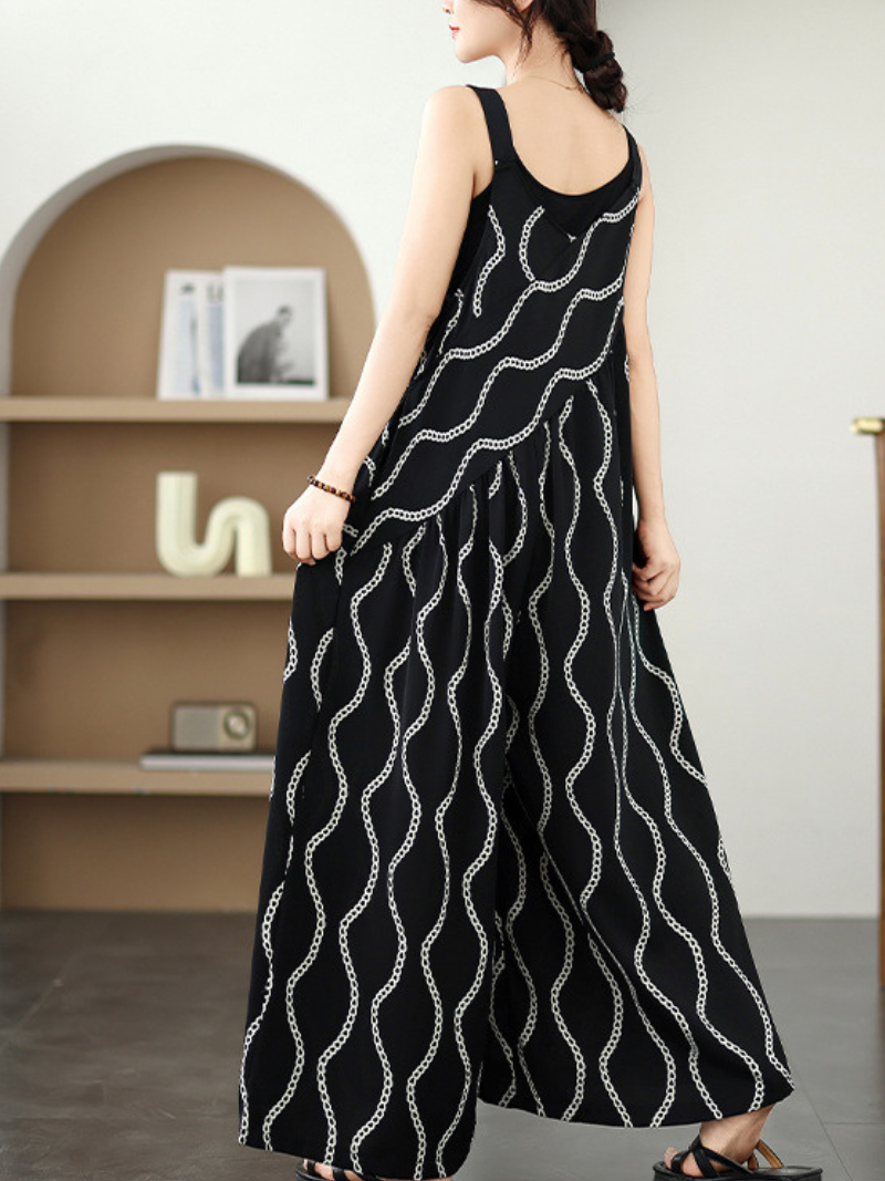 Salopette à la tendance à la tendance à la mode des femmes