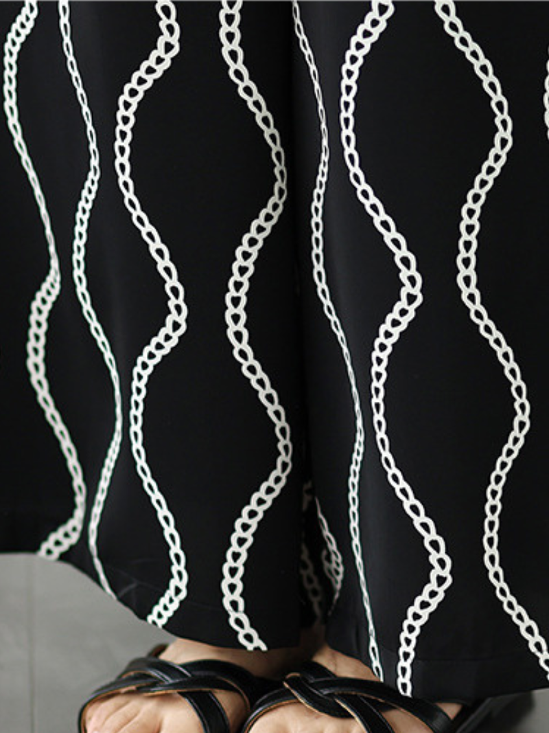 Salopette à la tendance à la tendance à la mode des femmes