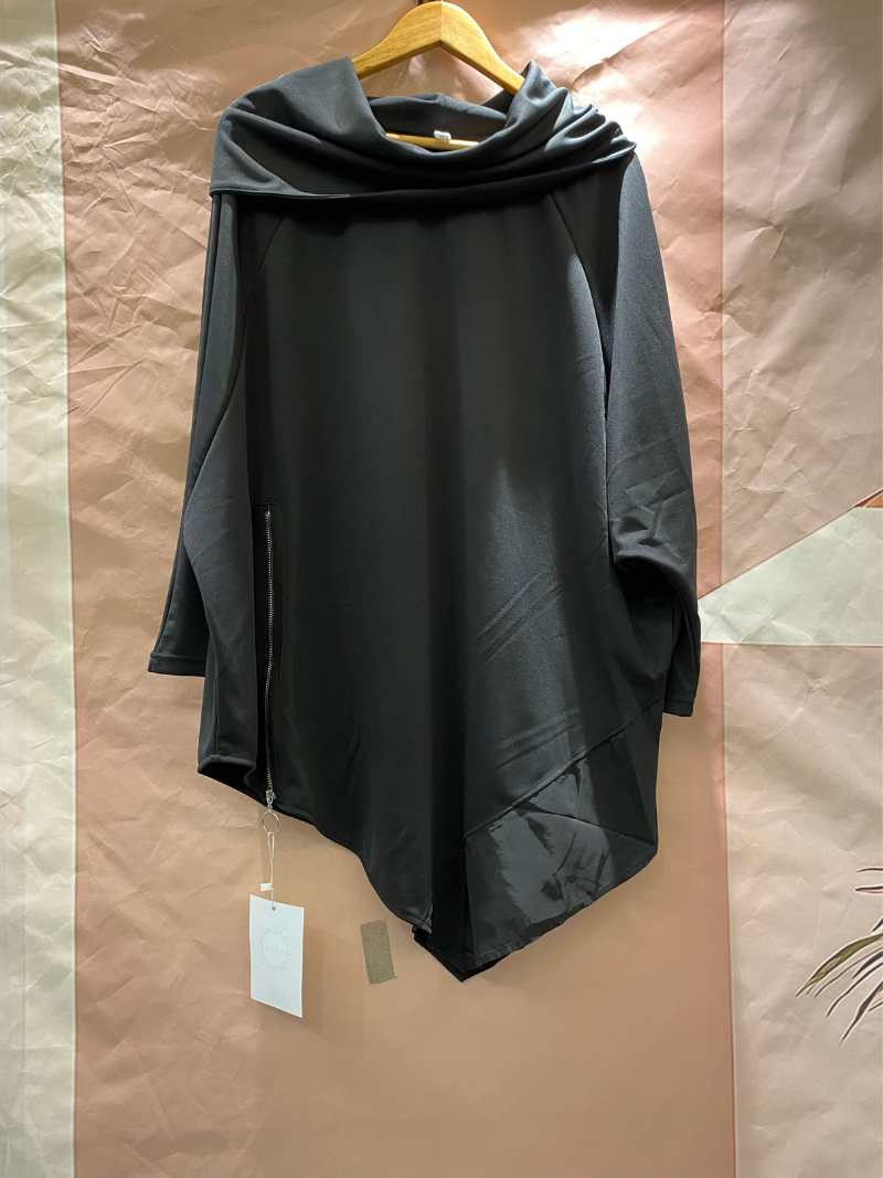 Top à capuche moderne de la Cape de la longueur des femmes