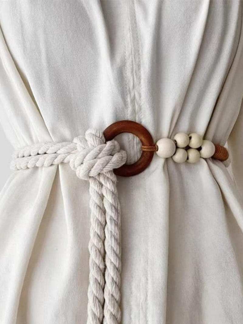Summer de mujeres con cinturón de cintura elegante y elegante