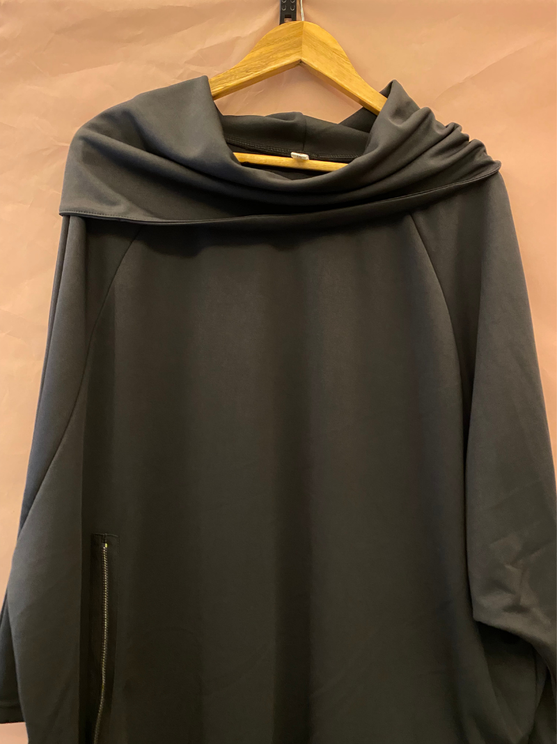 Top à capuche moderne de la Cape de la longueur des femmes