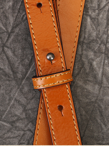 Adjustable shoulder strap tote bag