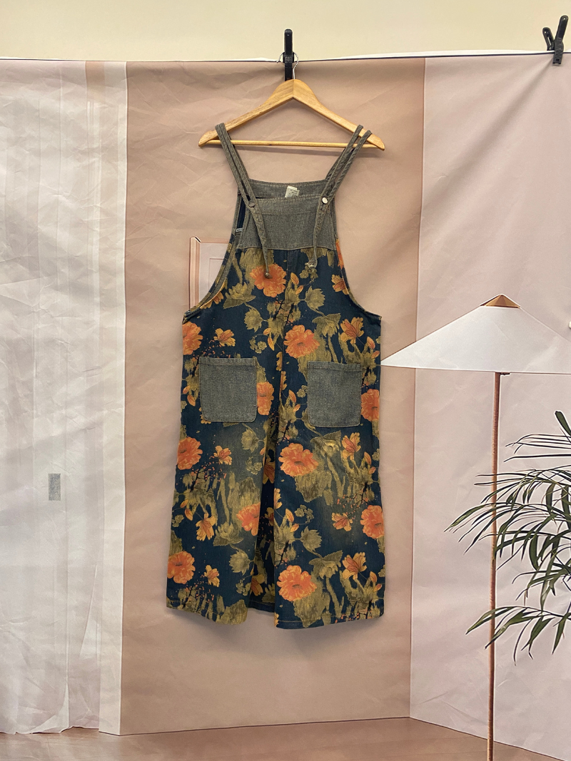 Gardez les belles salopettes en jean de vos femmes de rêve