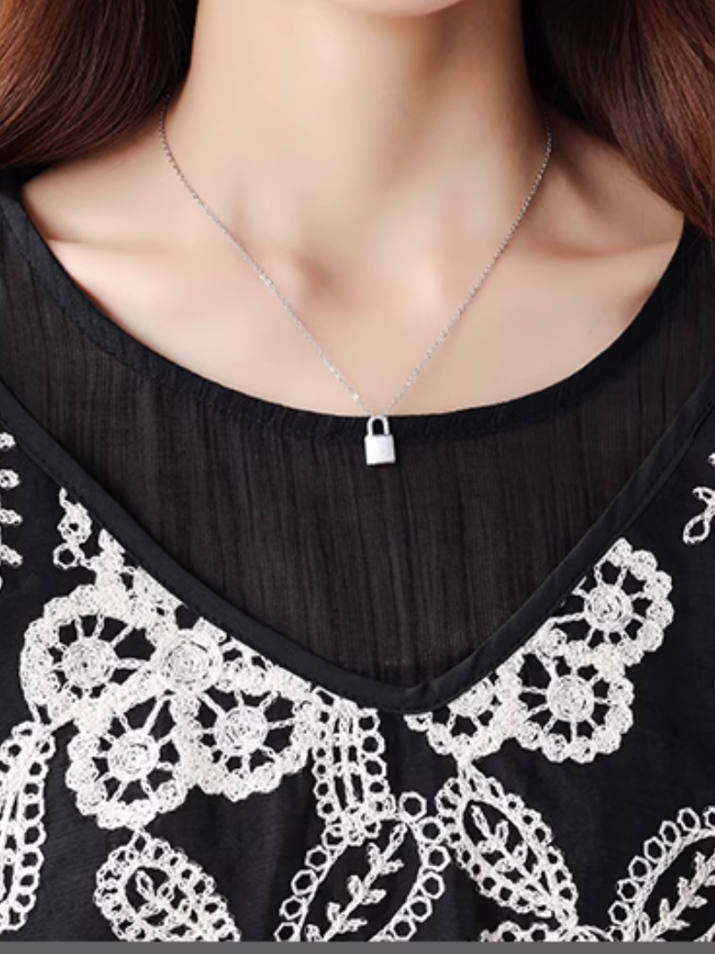 Women's Stylish Loose Good-Looking Embroidery Top