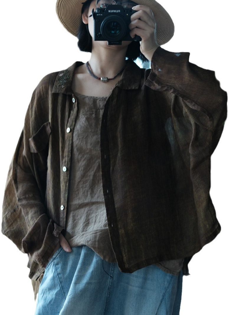 Haut de chemise à main à la main à la mode des femmes