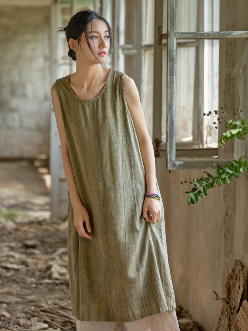 Women's Sleeveless Middi  Dress