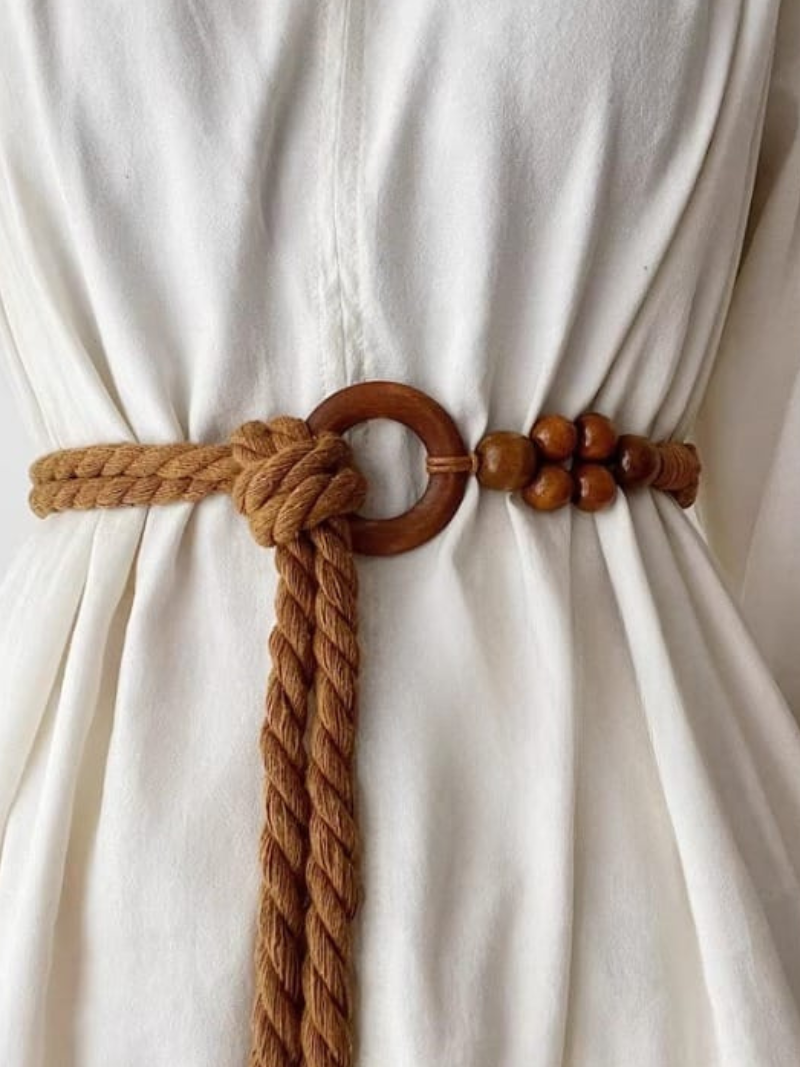 Summer de mujeres con cinturón de cintura elegante y elegante