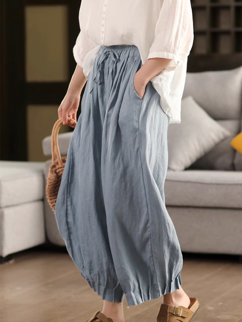 Style artistique des femmes et fond de couleur unie cool