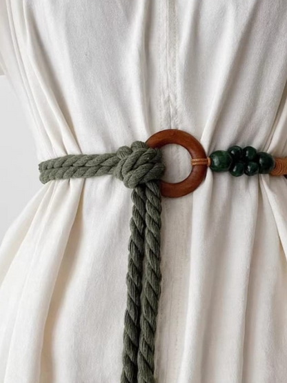 Summer de mujeres con cinturón de cintura elegante y elegante