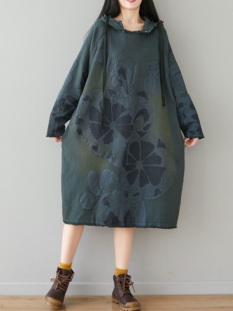 Une vieille robe à capuche