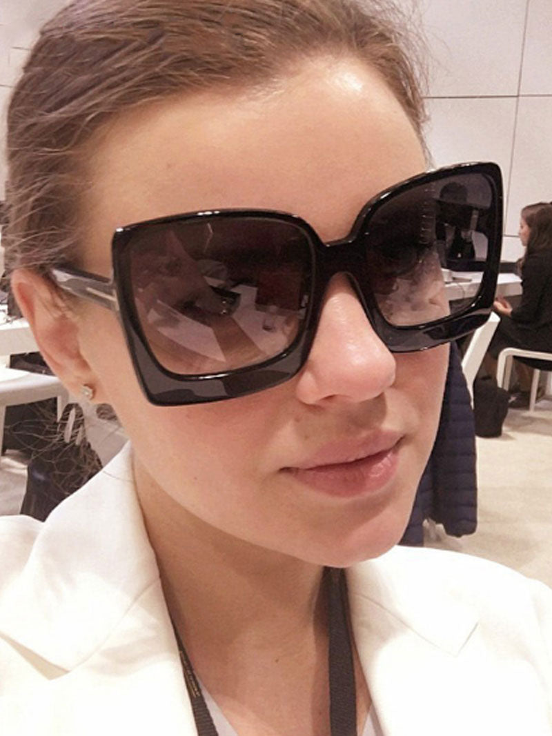 Vers des lunettes de soleil