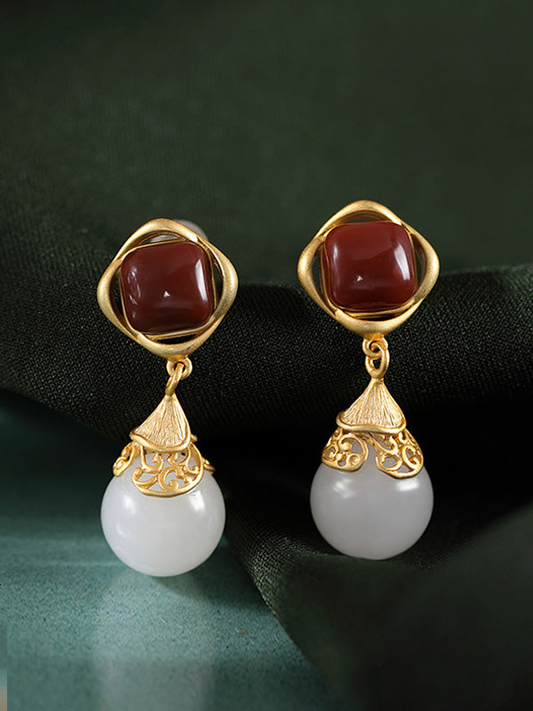 Les boucles d'oreilles de seconde ou non