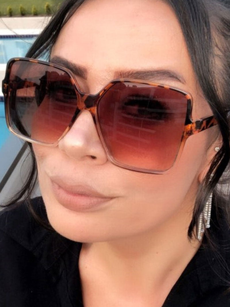 Lunettes de soleil de livre de sagesse