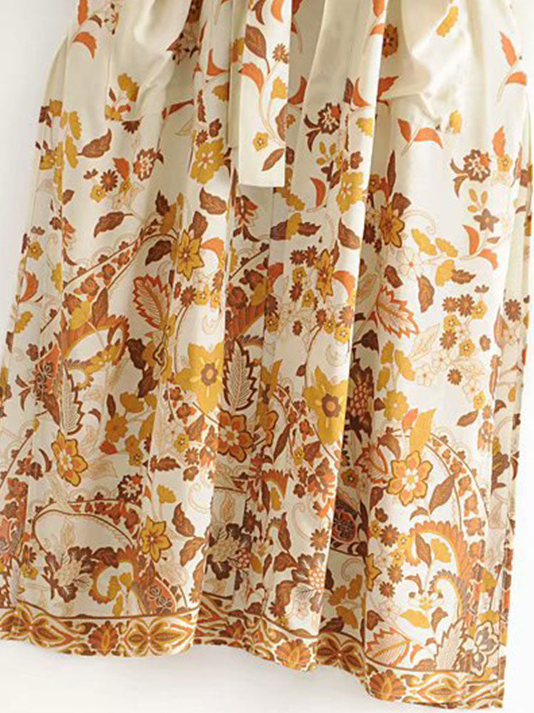 Couleur beige de vêtements de beachs et de fêtards