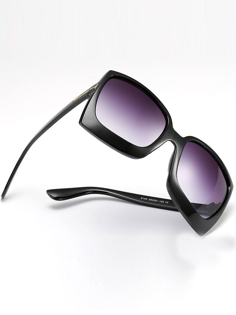 Vers des lunettes de soleil