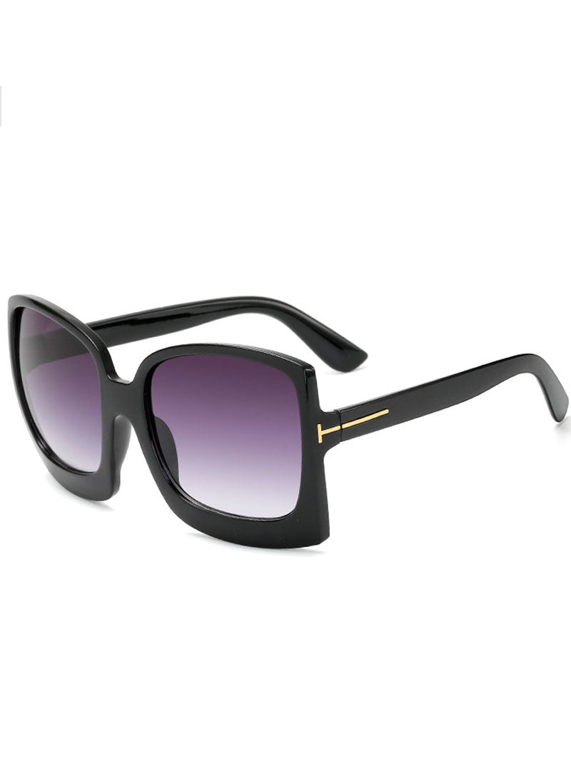 Vers des lunettes de soleil