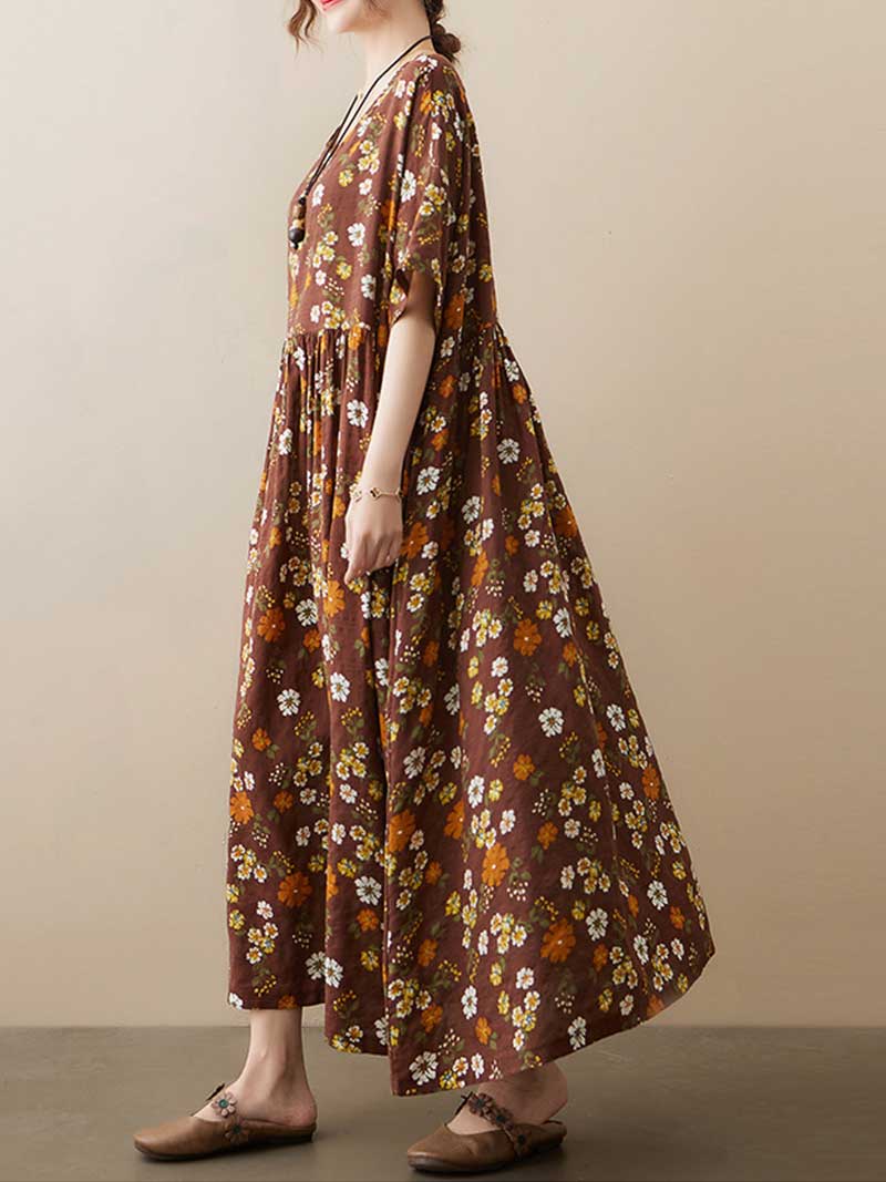 Obtenez de la robe de smock imprimée florale confort