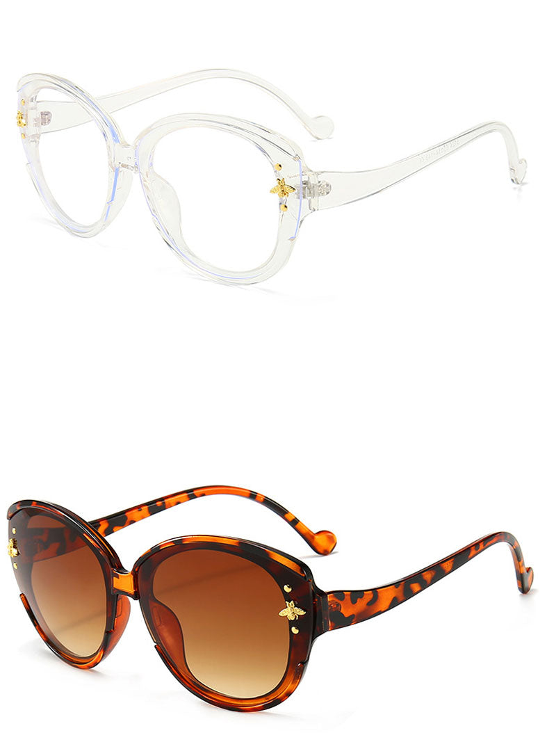 Courez vers moi des lunettes de soleil