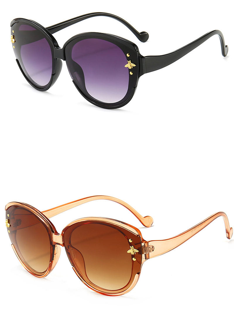 Courez vers moi des lunettes de soleil