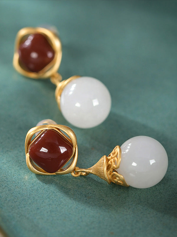 Les boucles d'oreilles de seconde ou non