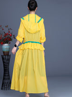 Durou o vestido com tanta capuz