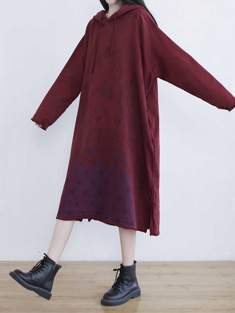 Vestido midi com capuz estampado ao vivo
