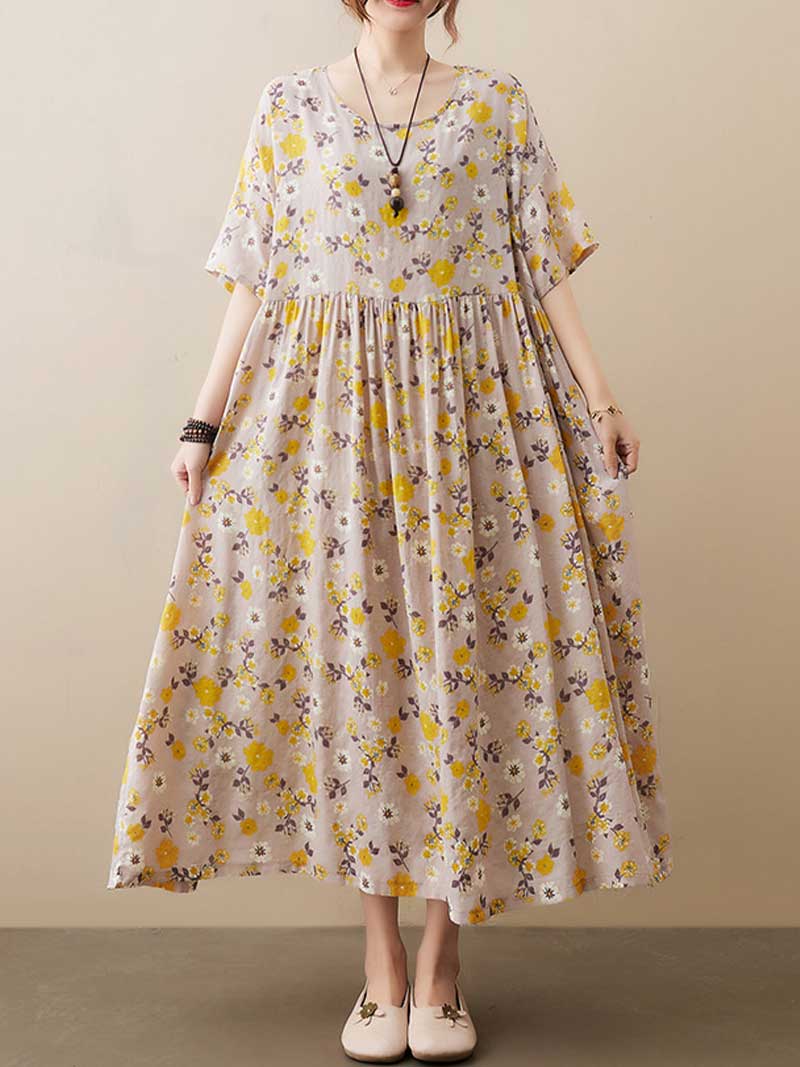 Obtenez de la robe de smock imprimée florale confort