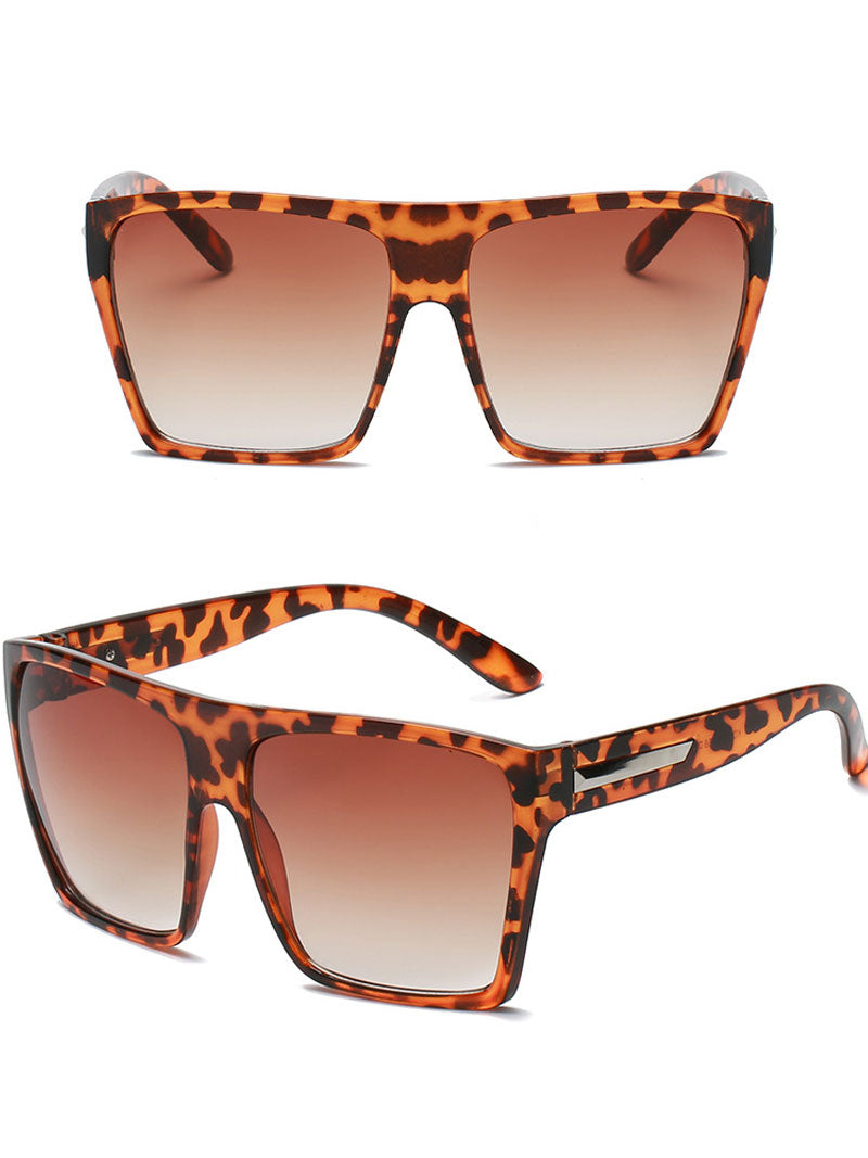 Ici je suis des lunettes de soleil